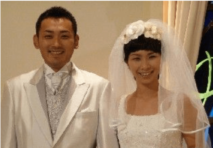 結婚式後のくわばたりえさんと旦那さんの刈込英介さんとのツーショット画像