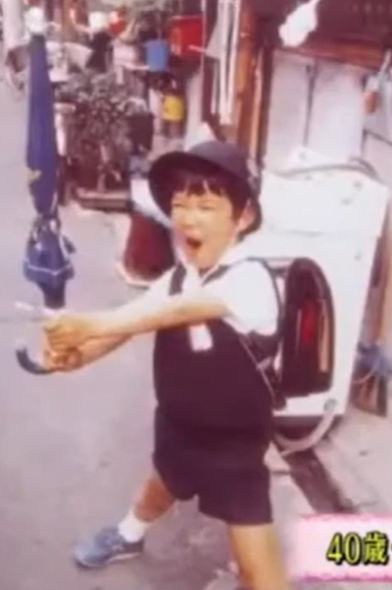 桐谷健太さんの幼少期の画像